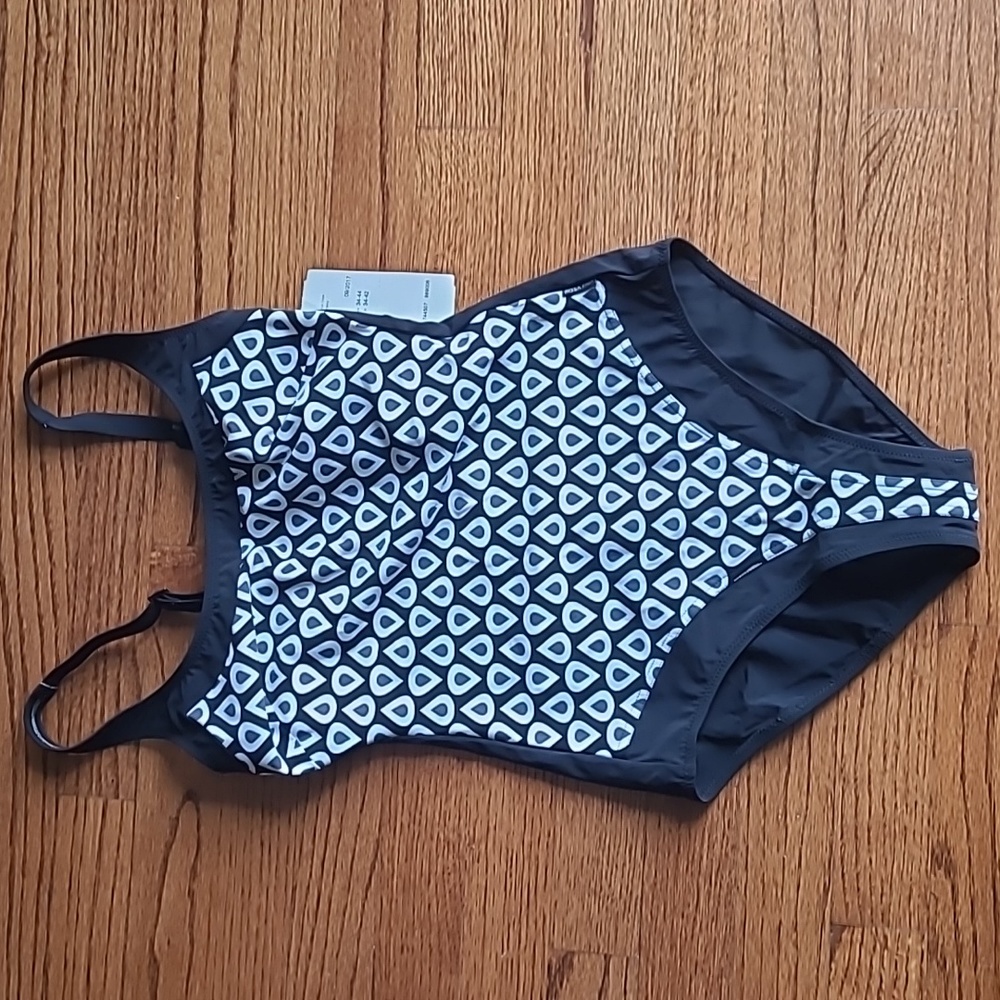 Rosa Faia Size 8 34C New Black White Gray Hip Slimming Pattern Swimsuit